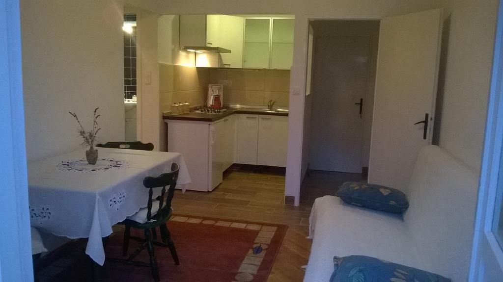 Apartments Indira Lovište Chambre photo