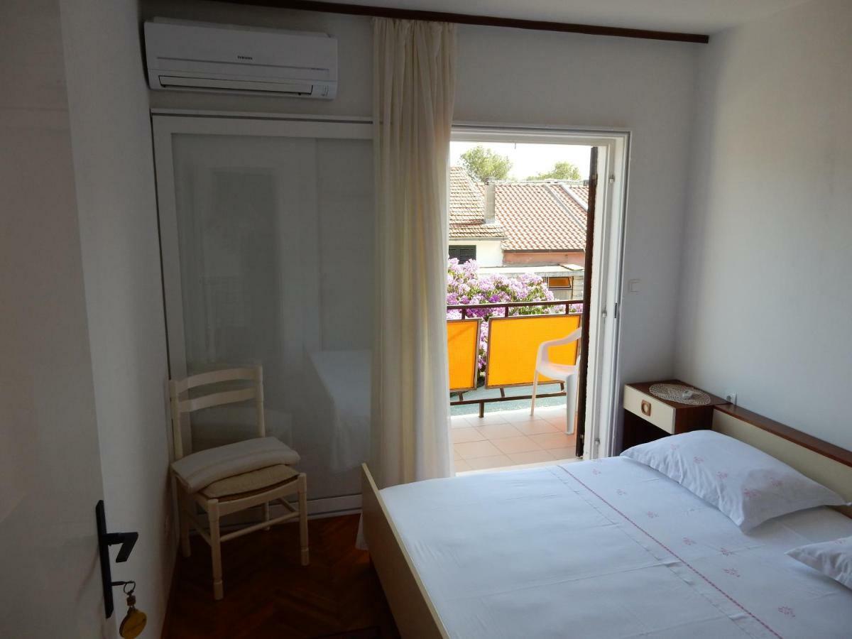 Apartments Indira Lovište Extérieur photo